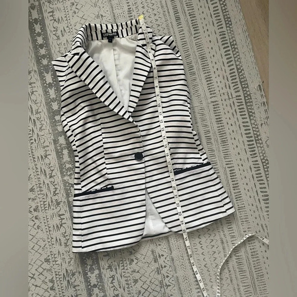 Express black and white striped button vest‎ - Picture 5 of 7